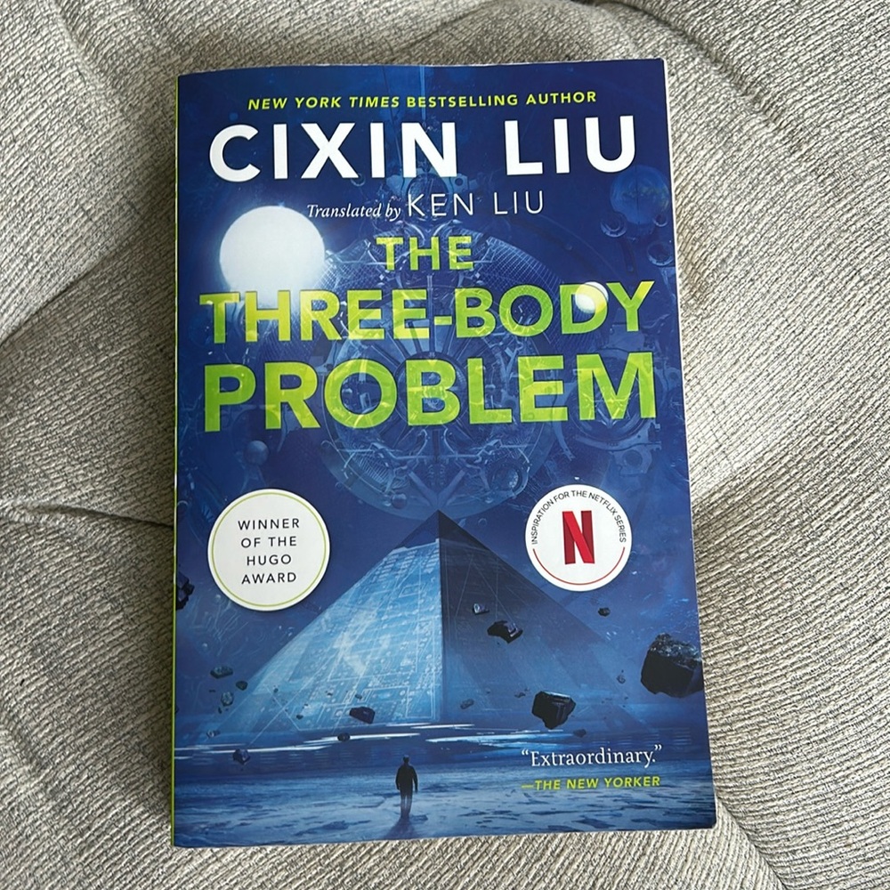 The Three-Body Problem. Fiction paperback book - Picture 1 of 4